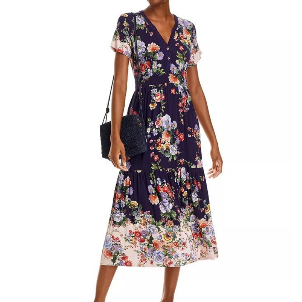 THE JANIE FAVORITE TIERED HENLEY KNIT FLORAL DRESS. SZ. M